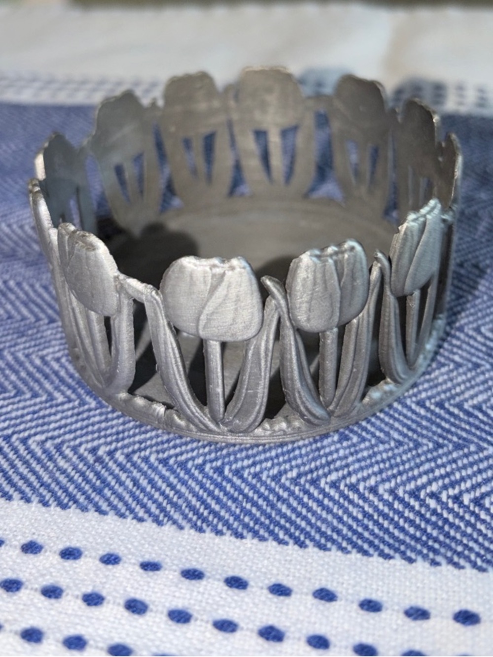 Decorative Silver Tulip Cutout Accent Vase Holder